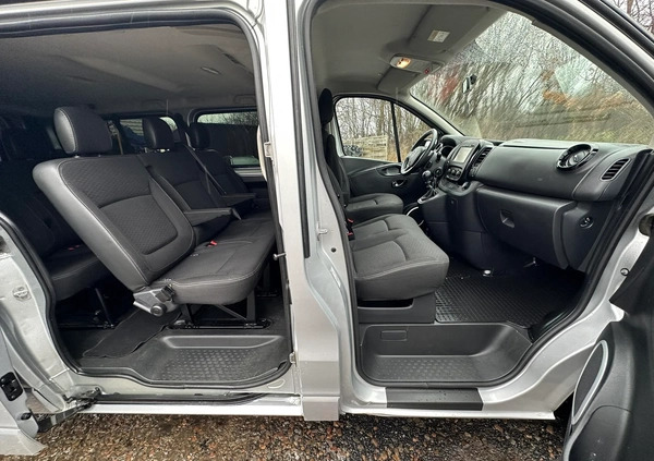 Opel Vivaro cena 69900 przebieg: 273900, rok produkcji 2016 z Piaseczno małe 781